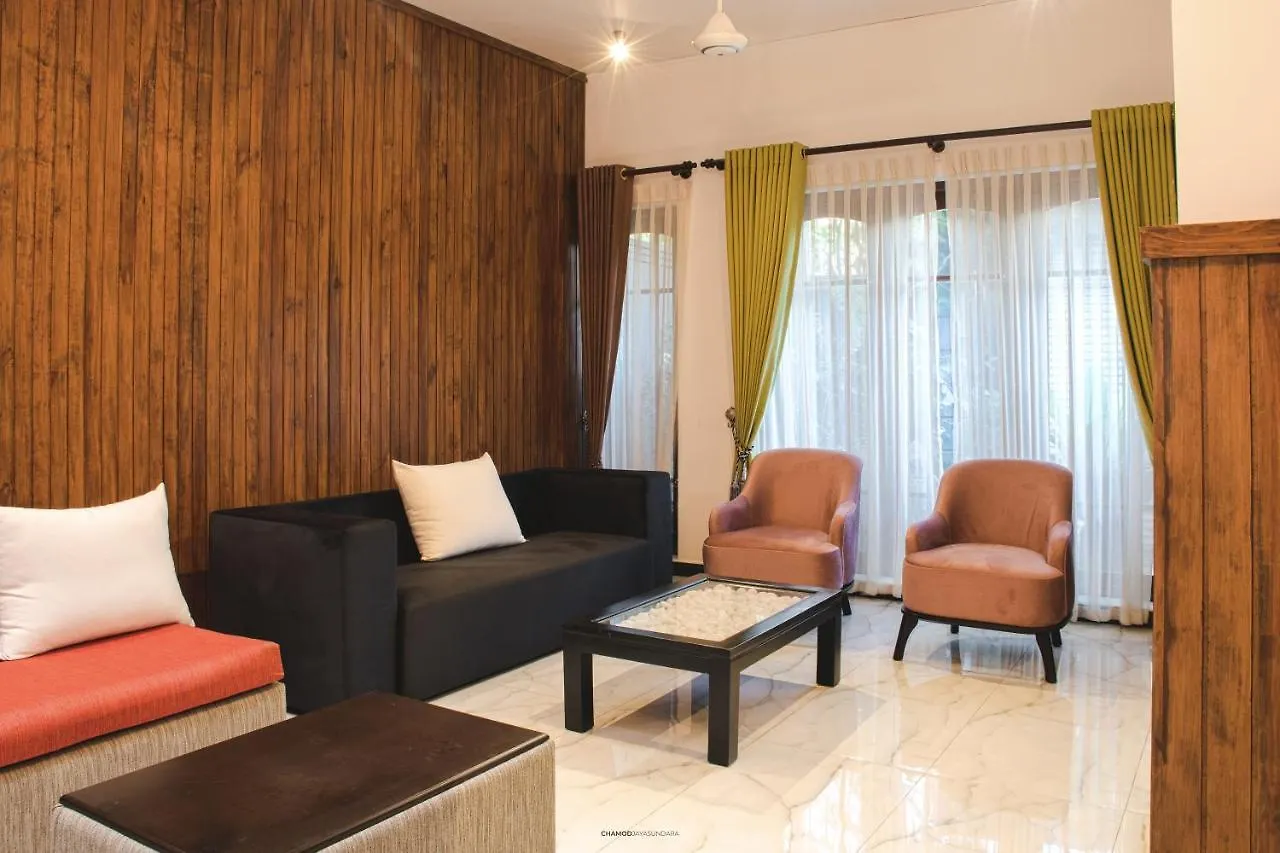 River Breeze Residents كاندي فندق